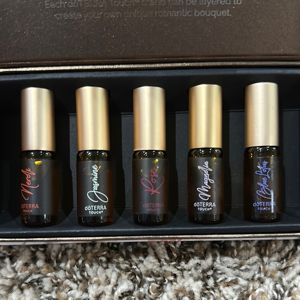 Gold-Capped Essential Oil Collection - Picture 3 of 3